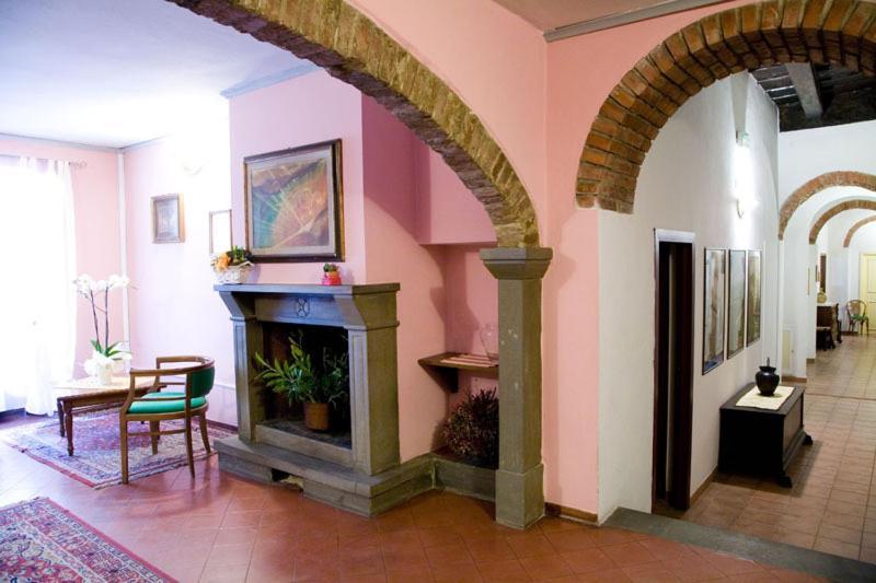 Hotel Borgo Antico Бибиена Екстериор снимка