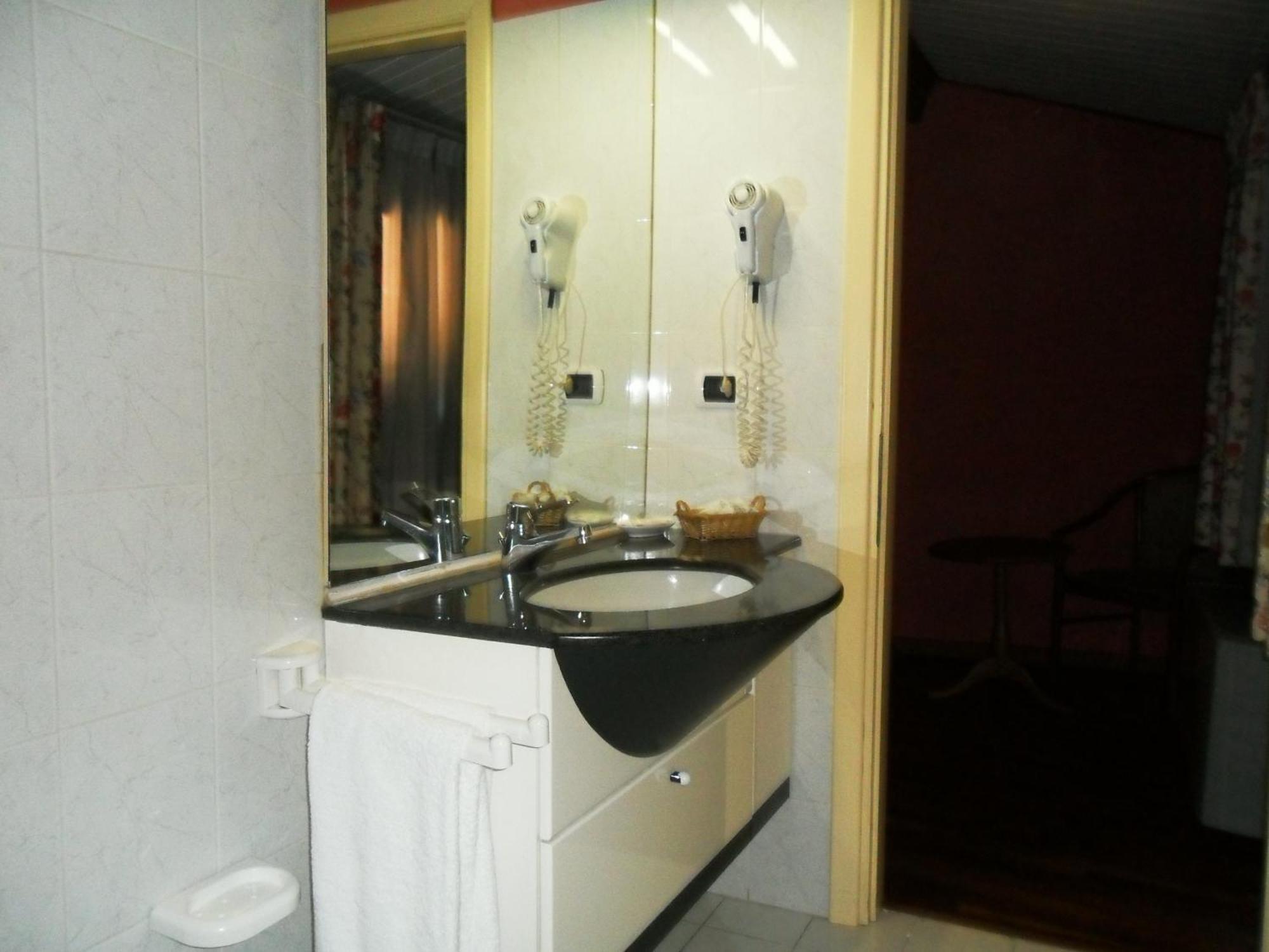 Hotel Borgo Antico Бибиена Екстериор снимка