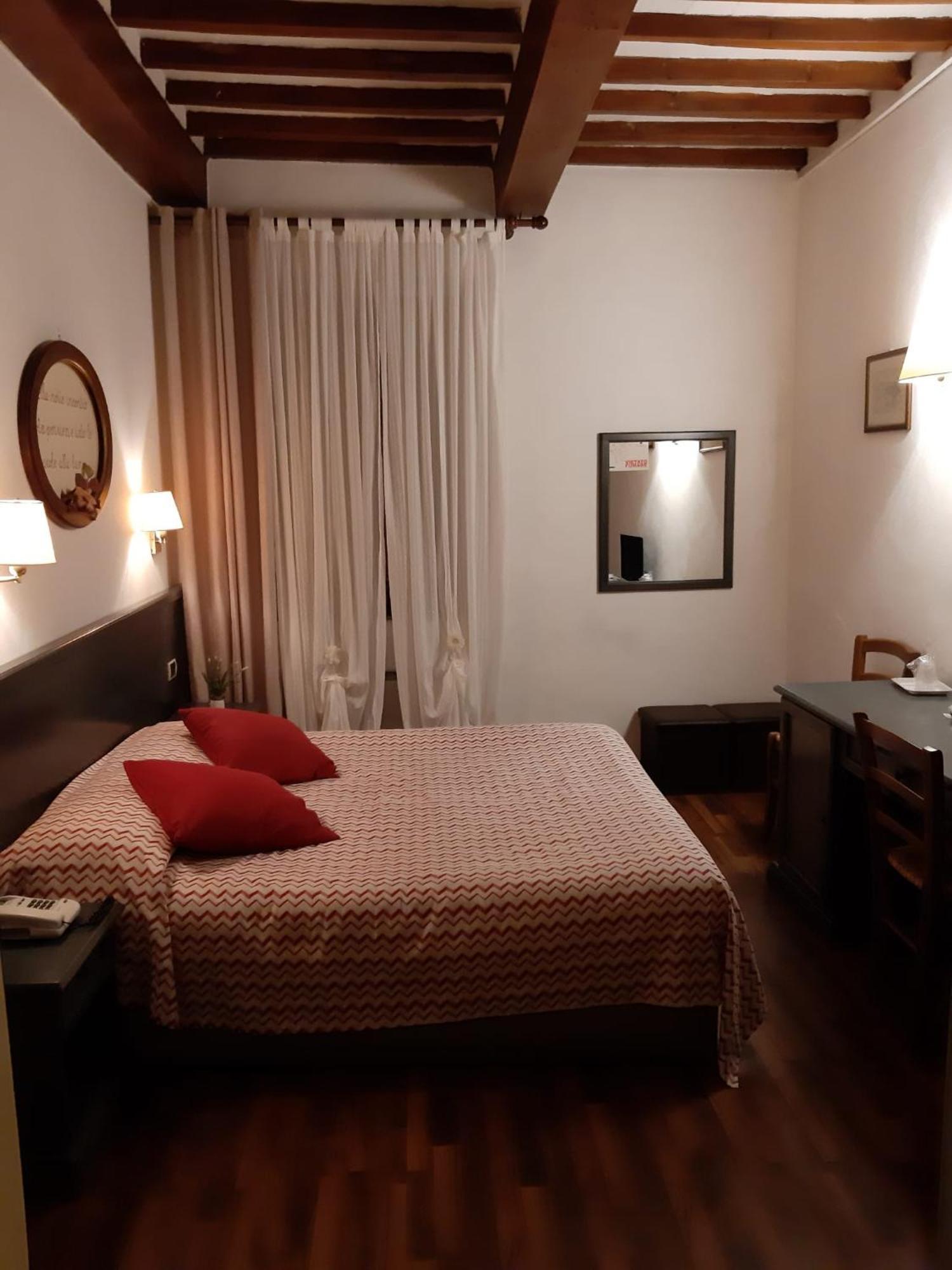 Hotel Borgo Antico Бибиена Екстериор снимка