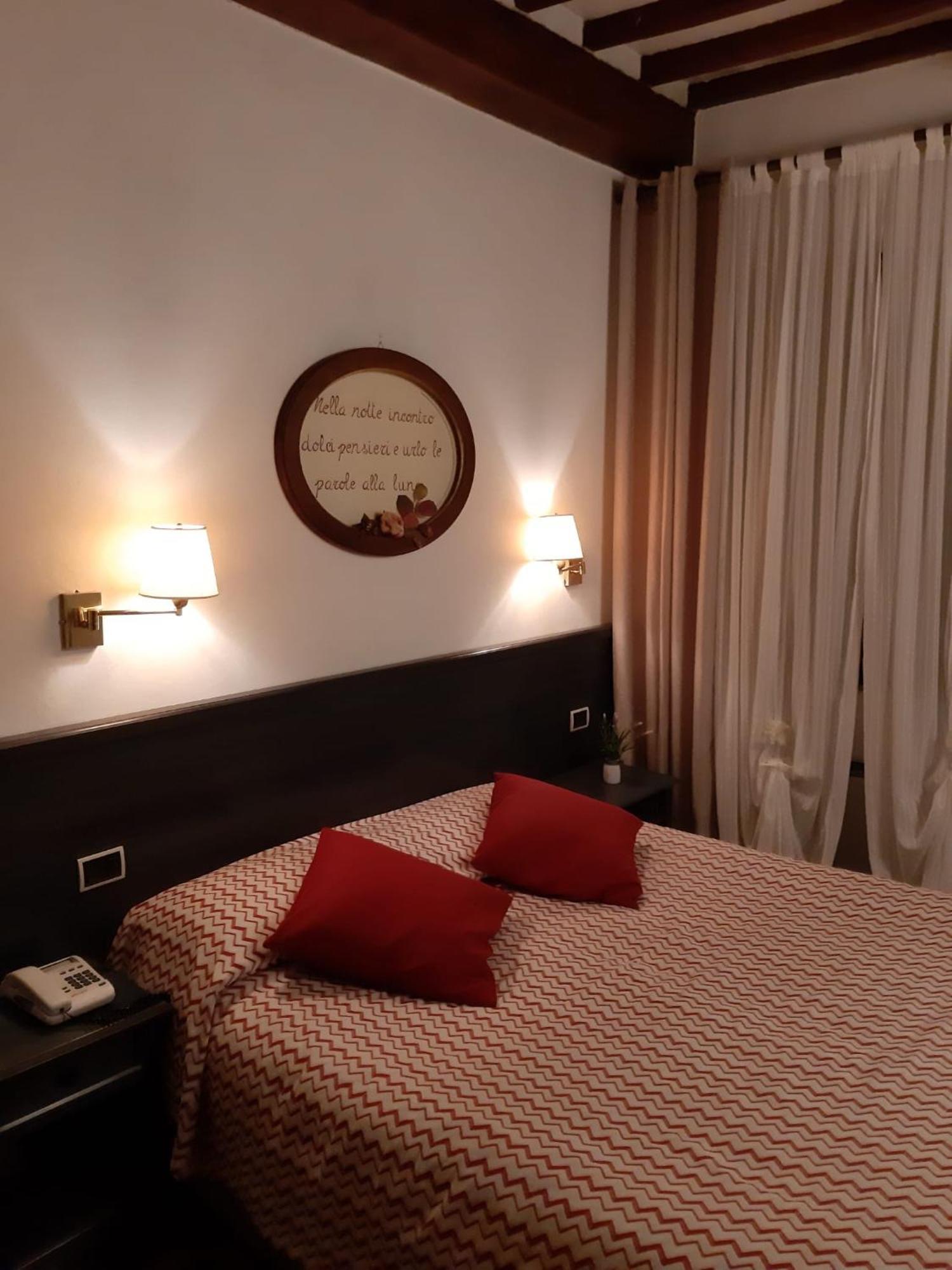 Hotel Borgo Antico Бибиена Екстериор снимка