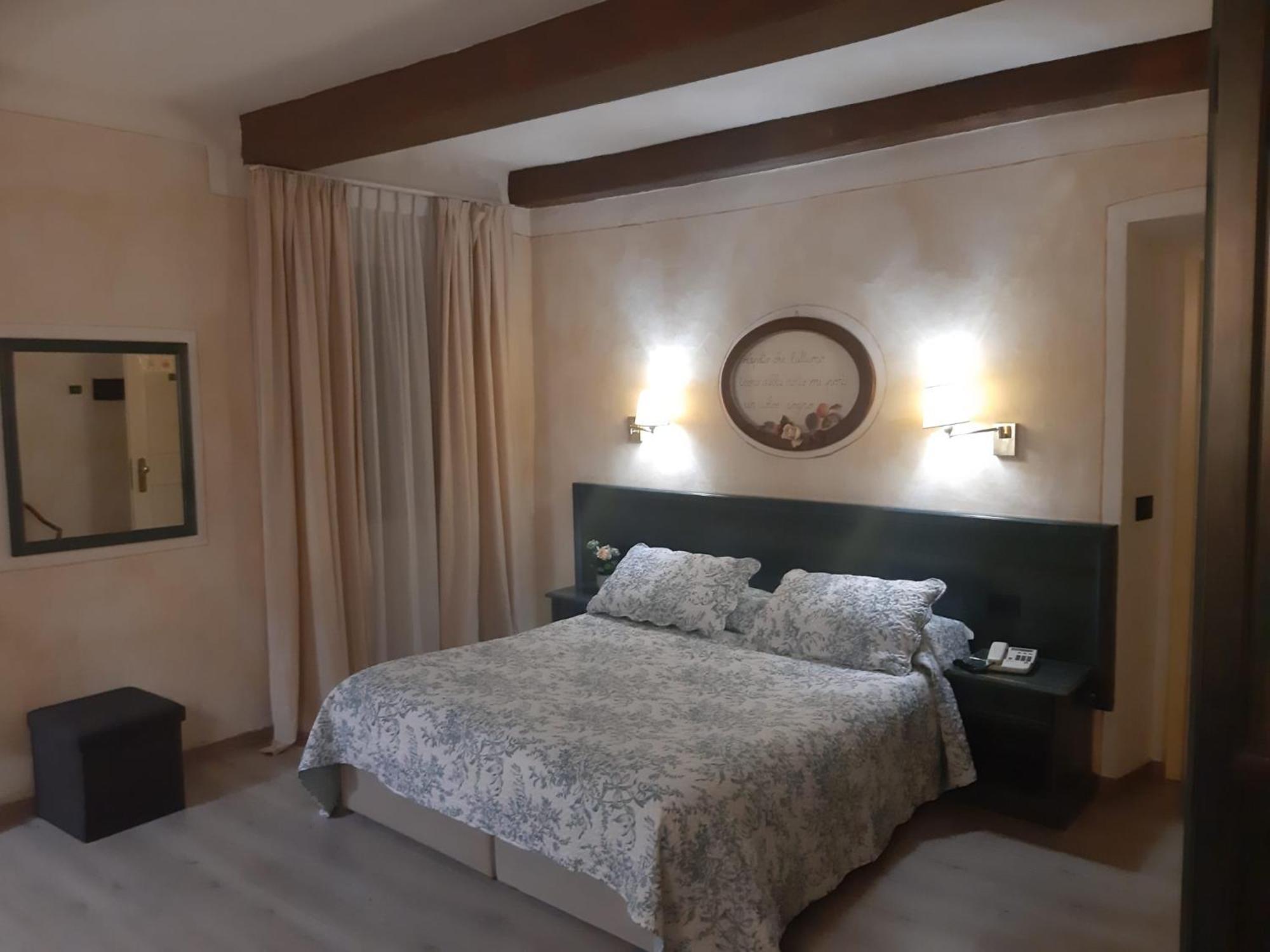 Hotel Borgo Antico Бибиена Екстериор снимка