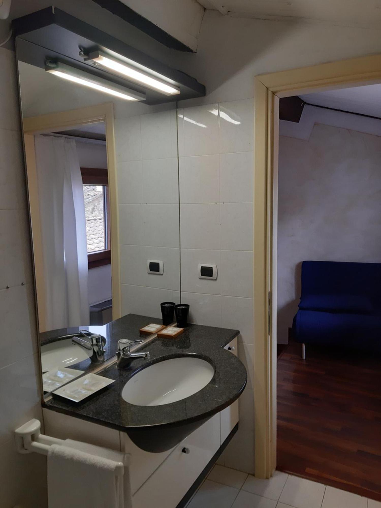 Hotel Borgo Antico Бибиена Екстериор снимка