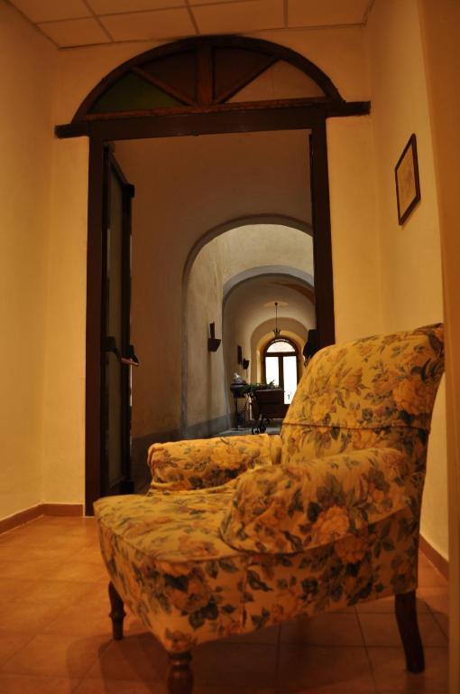 Hotel Borgo Antico Бибиена Стая снимка