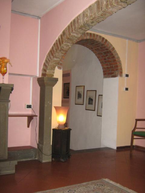Hotel Borgo Antico Бибиена Екстериор снимка