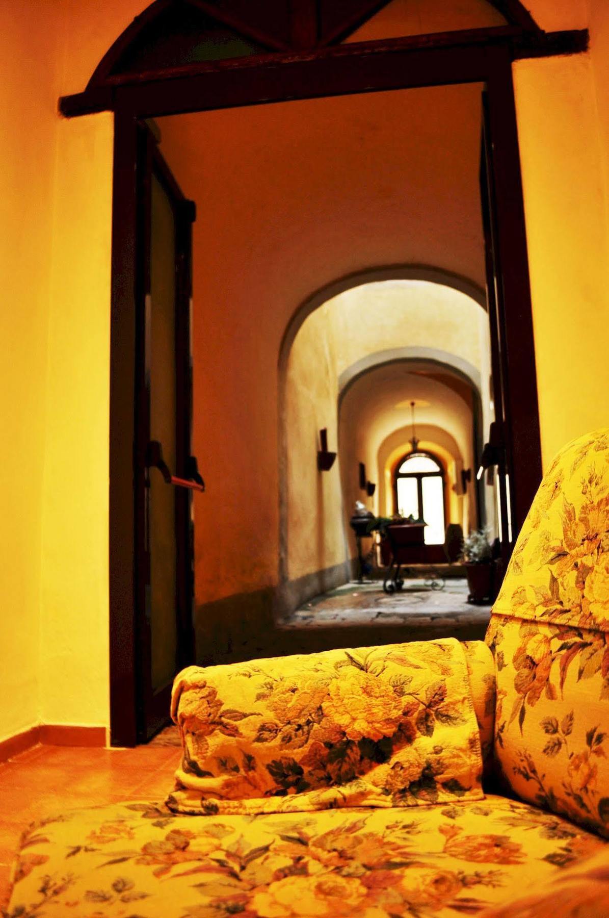Hotel Borgo Antico Бибиена Екстериор снимка